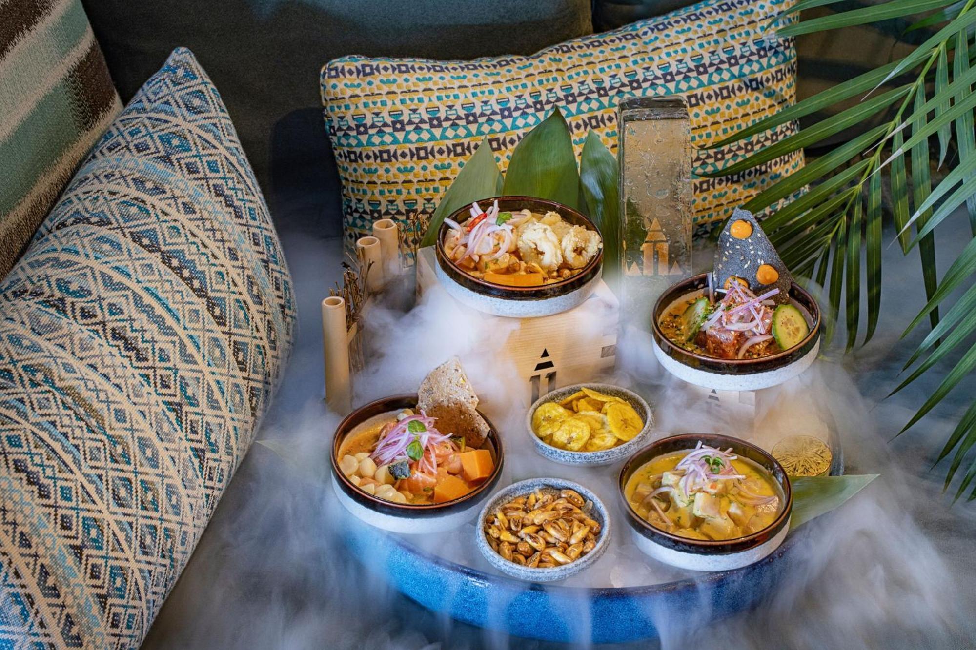 Marriott Resort Palm Jumeirah, Dubai Exterior foto Ceviche at the restaurant